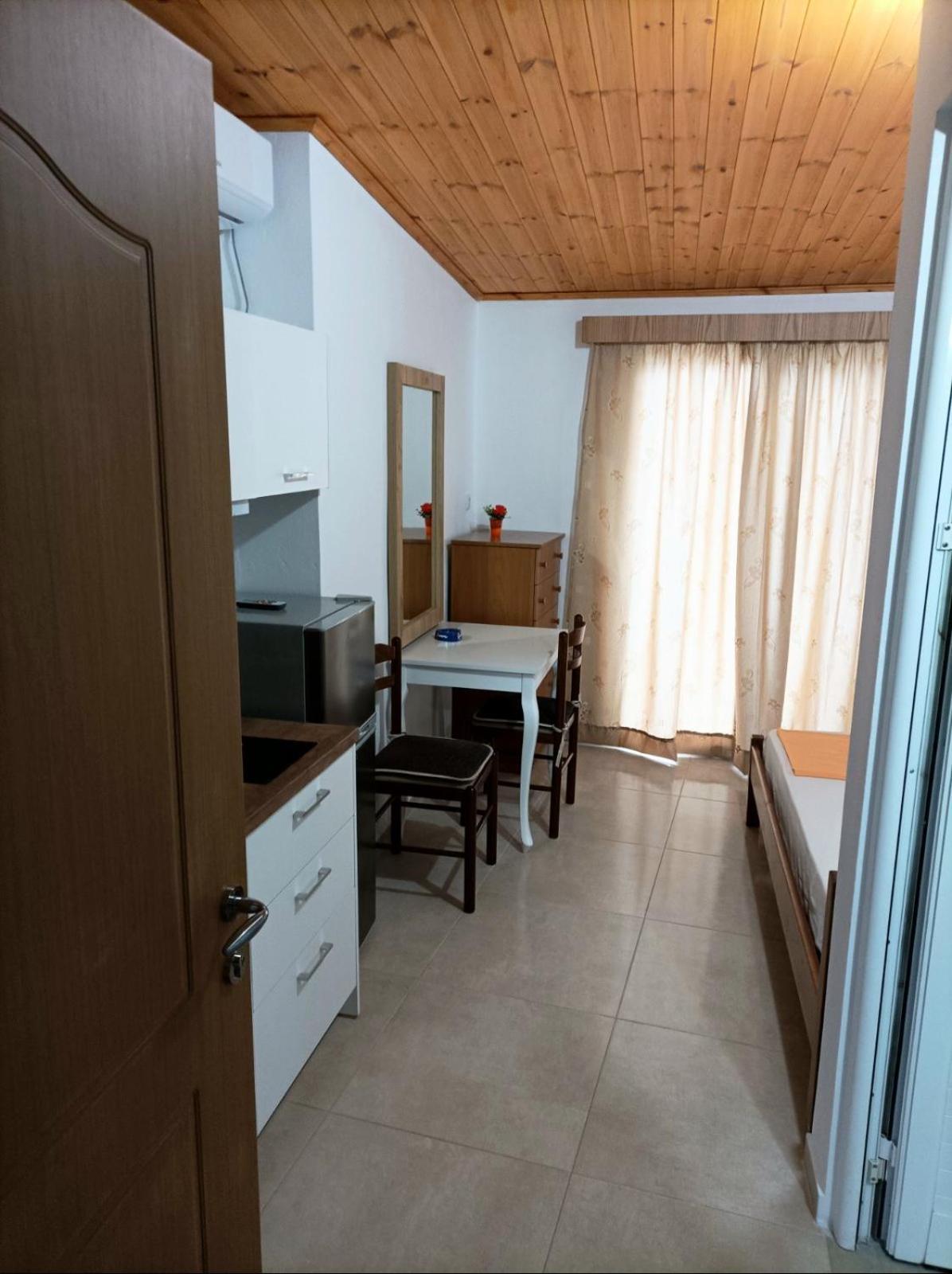 Villa Mihal Apartments Ksamil Eksteriør billede