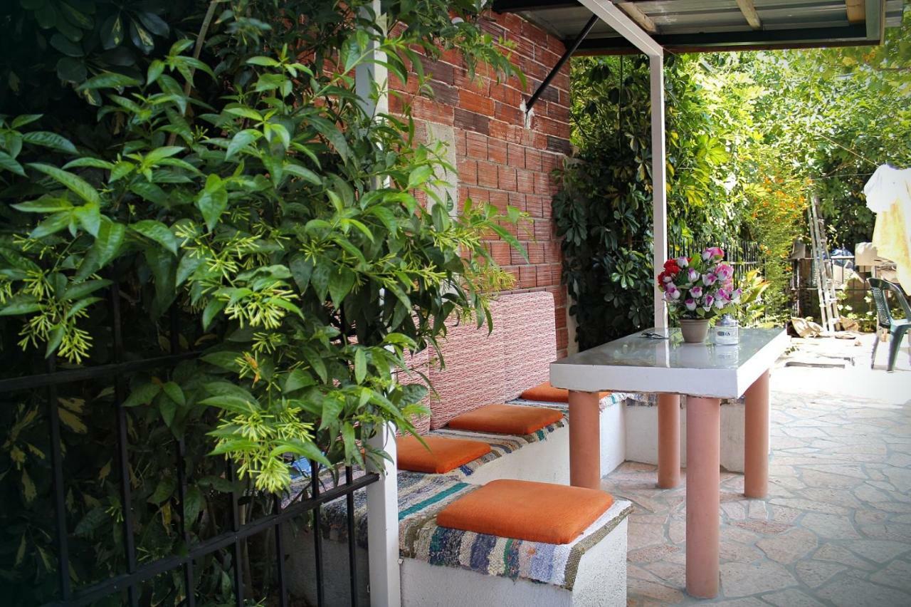 Villa Mihal Apartments Ksamil Eksteriør billede